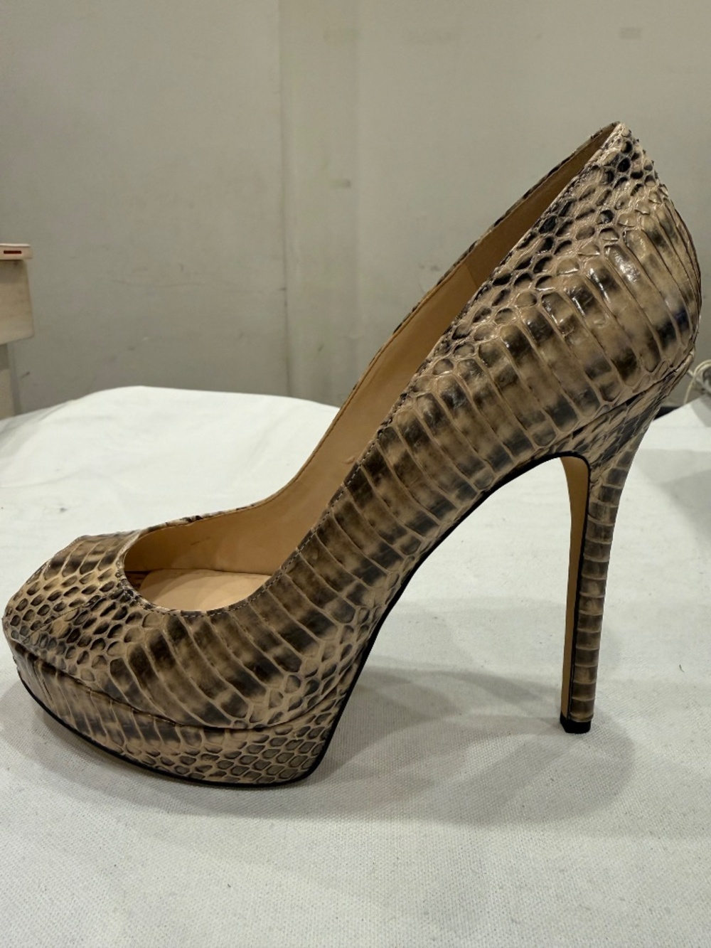Vince Camuto Lorim Platform Peeptoe 5.5" Size 10 - Picture 5 of 11